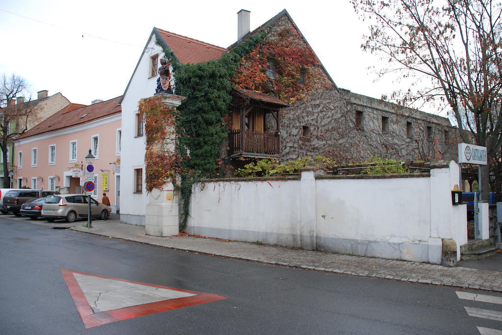 Gasthof Ludl Gross-Enzersdorf ภายนอก รูปภาพ